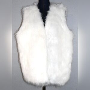 Time & True White XXL (20)Ladies Faux Fur Vest Style#TTL49307HW